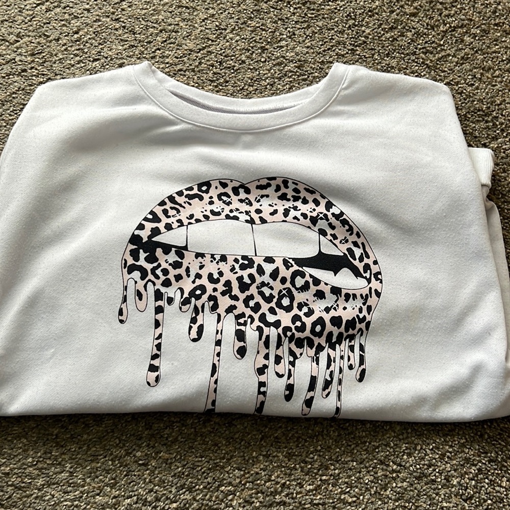 Light weight sweatshirt